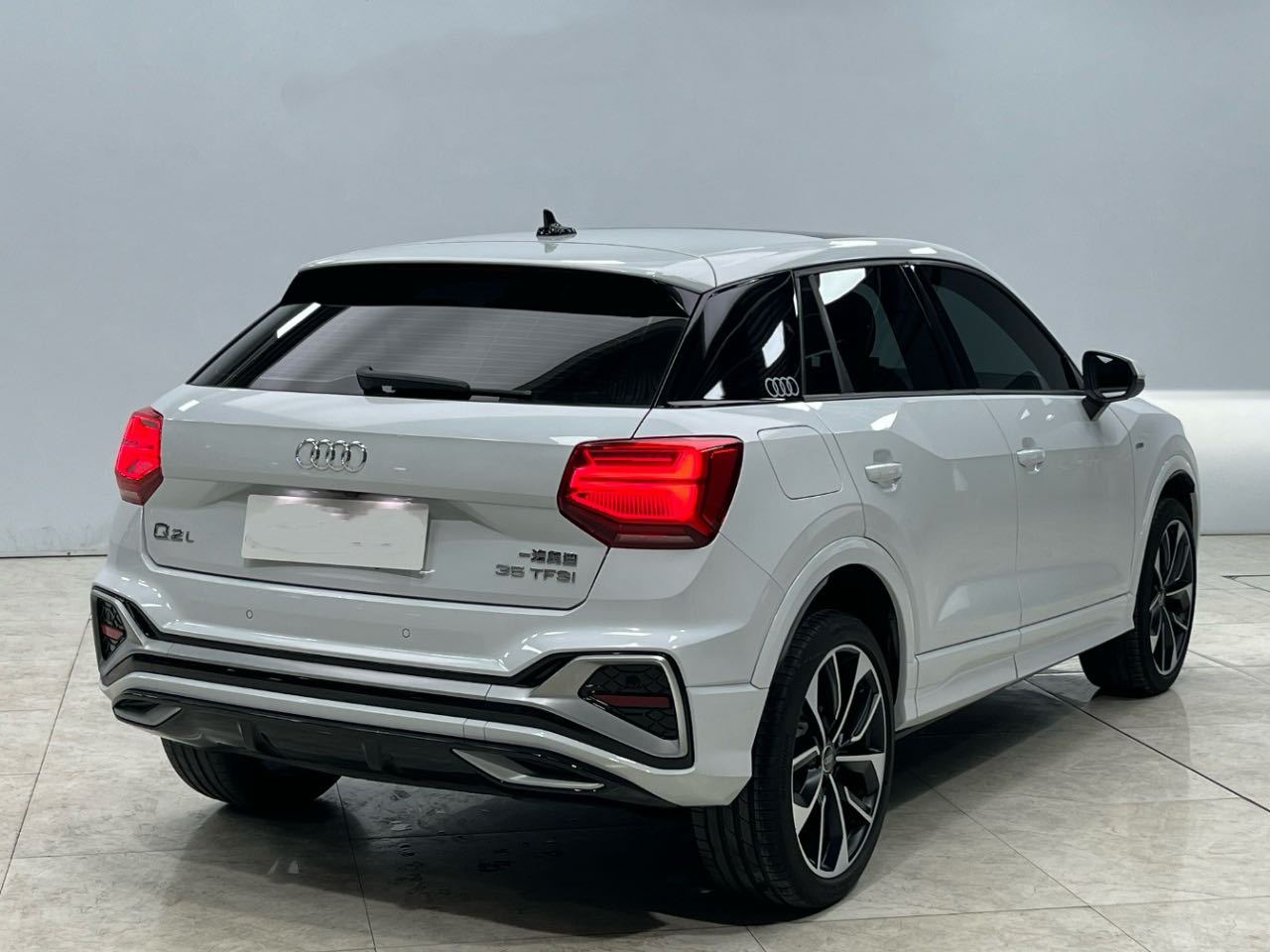 Audi Q2L 35 TFSI Luxury Dynamic (2022) 2