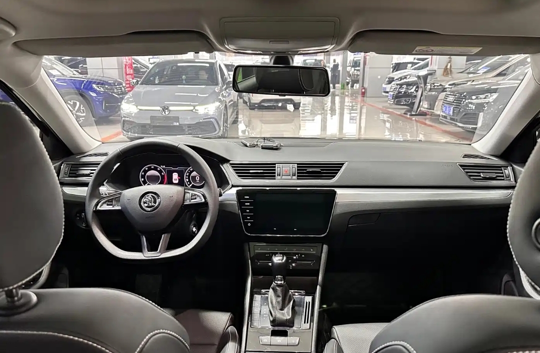 Skoda Superb TSI280 DSG 4