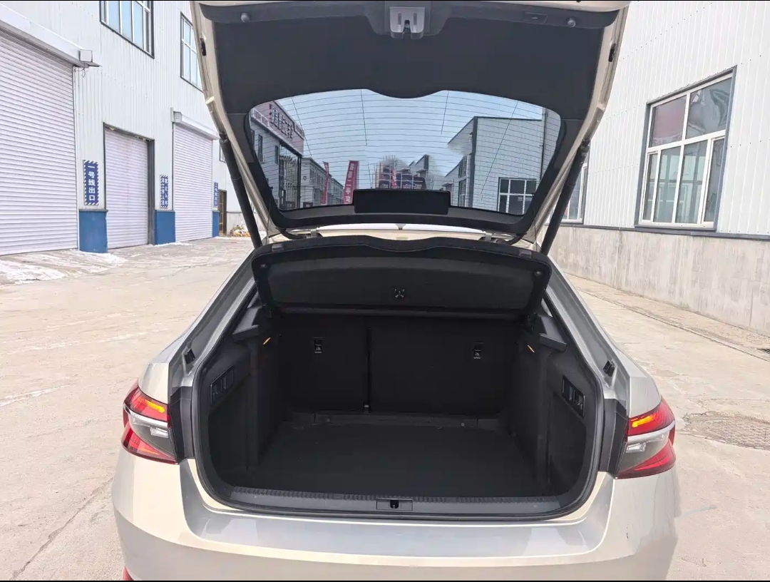 Skoda Superb TSI280 DSG 4