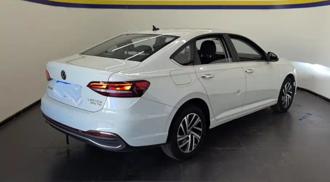 Volkswagen Lavida 300TSI DSG Manyi 3