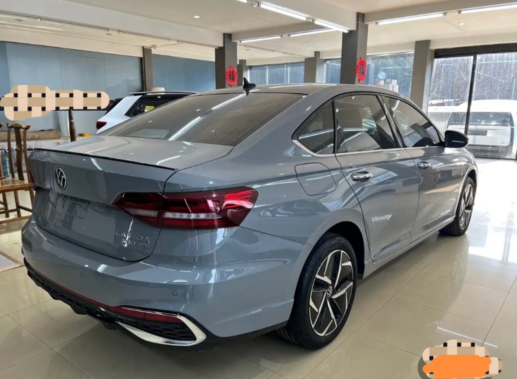 Volkswagen Lavida 300TSI DSG Trim 2