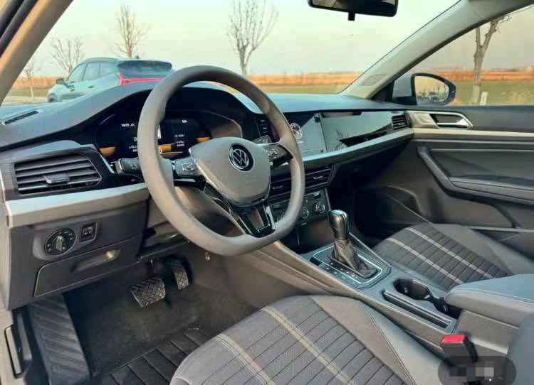 Volkswagen Lavida 280TSI DSG Comfort 4