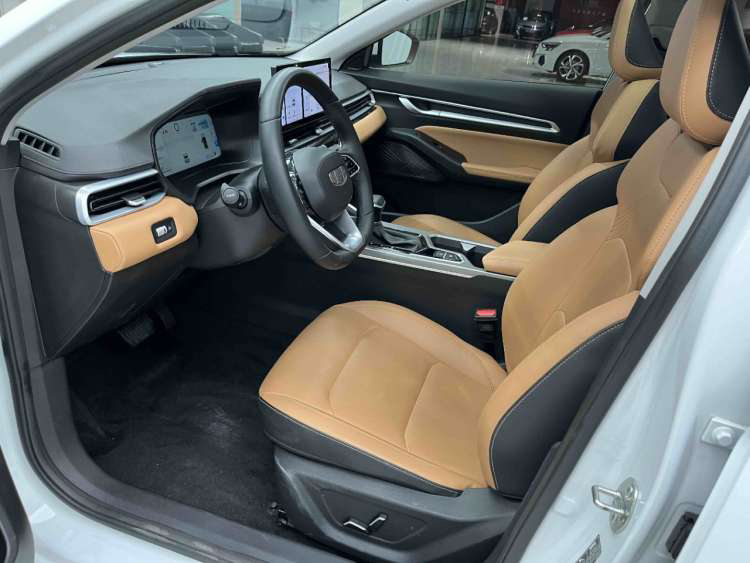 Geely Emgrand 4th Gen 1.5L CVT Flagship 5