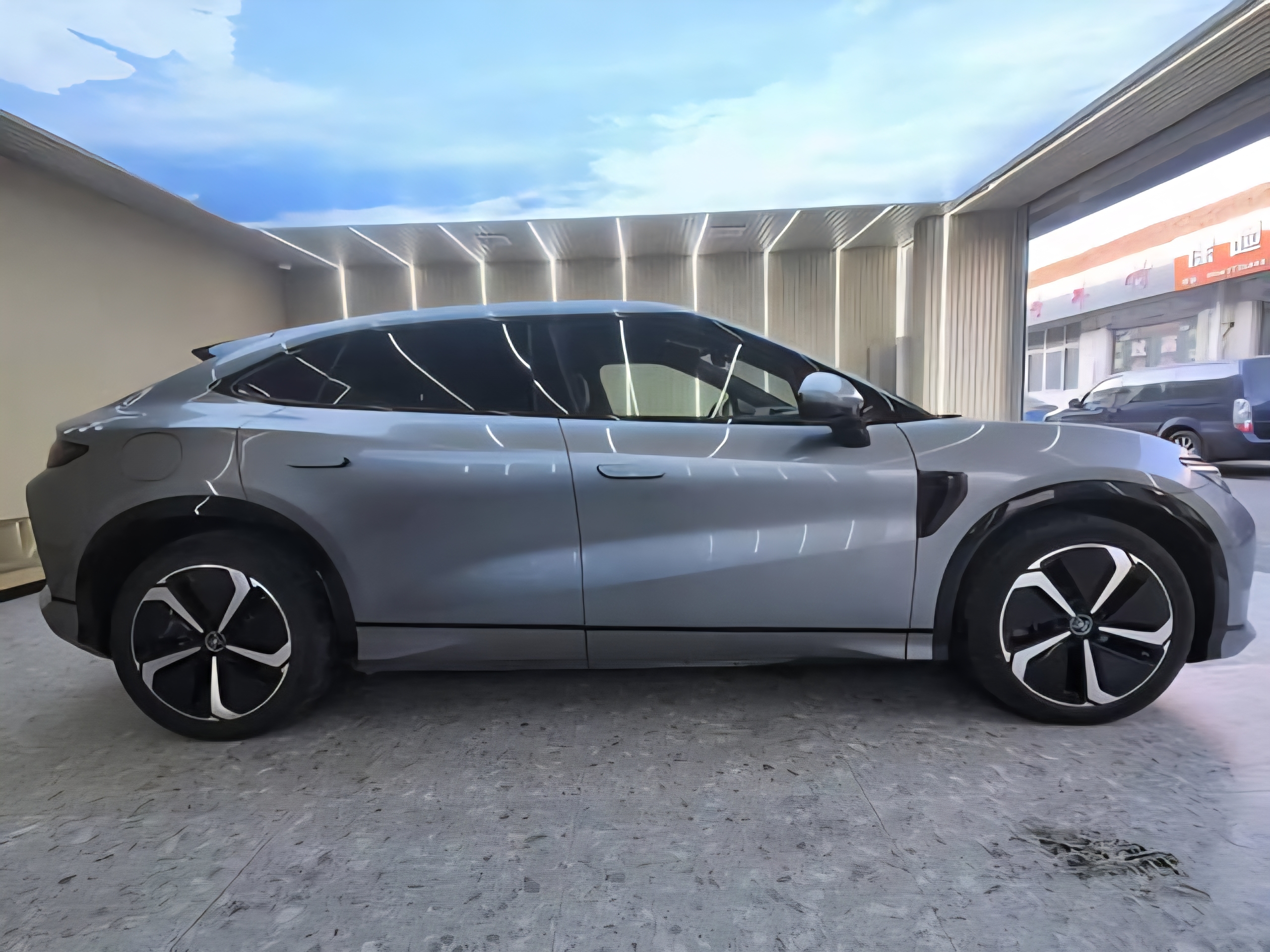 BYD Song L EV 5