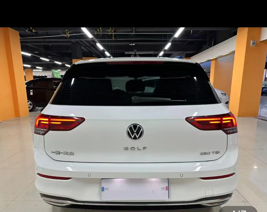 Volkswagen Golf 280TSI DSG Pro 2