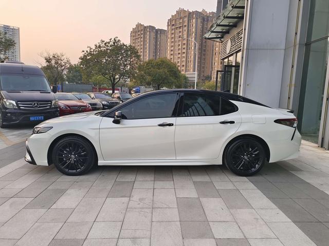 Toyota Camry 2.0S Knight Edition