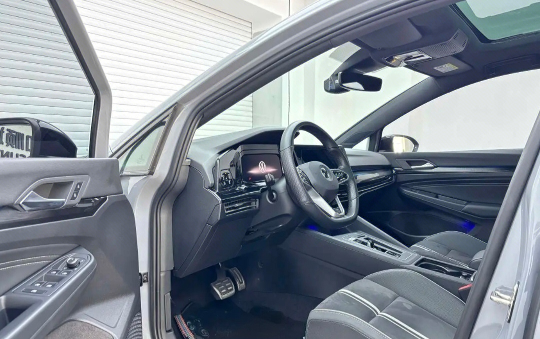2021 Volkswagen Golf 280TSI DSG R-Line 4