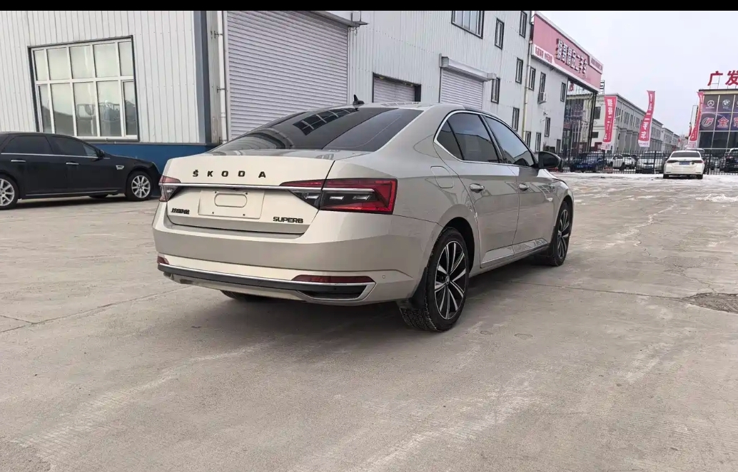 Skoda Superb TSI280 DSG