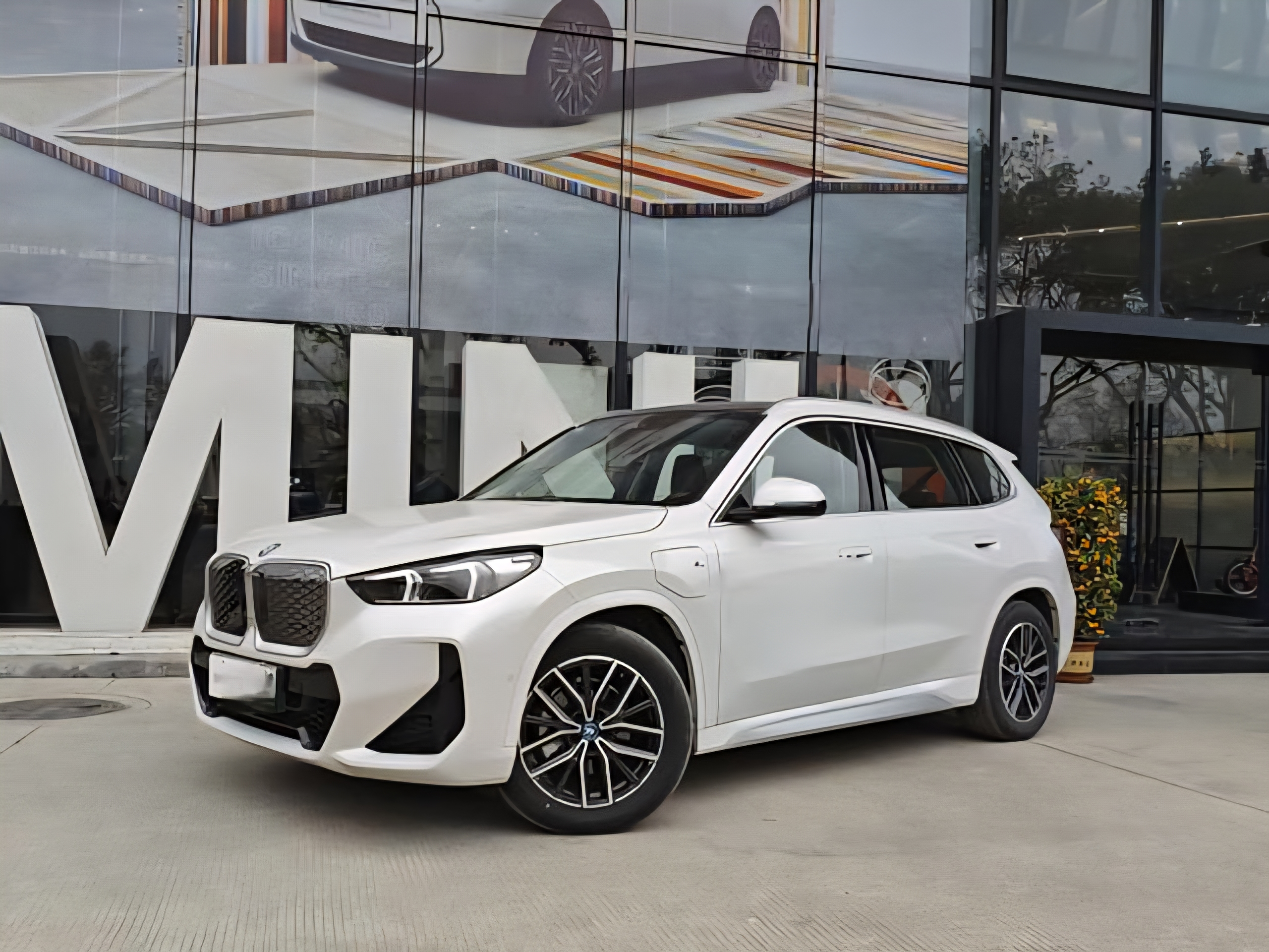 BMW iX1 eDrive25L M Sport