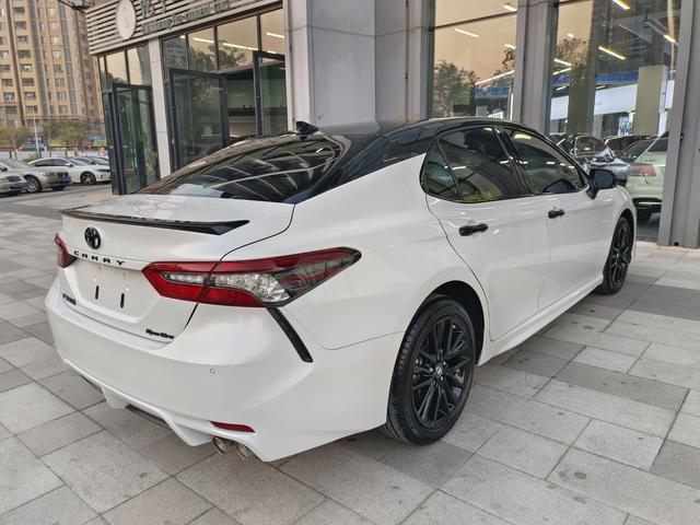 Toyota Camry 2.0S Knight Edition 4