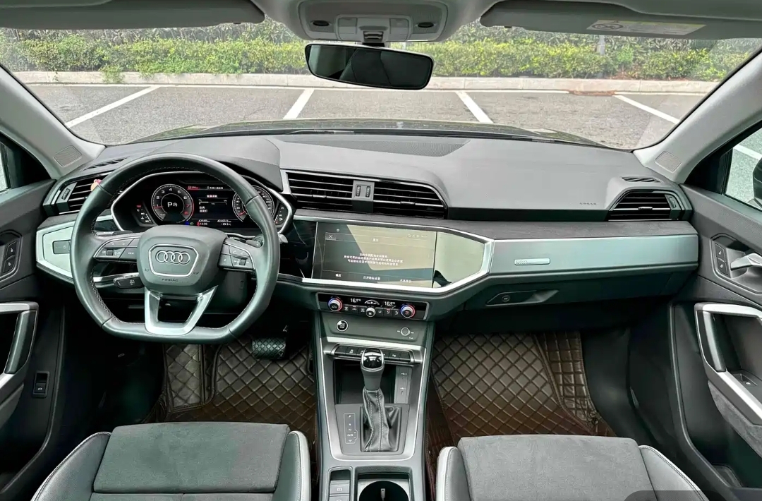 Audi Q3 35 TFSI 5