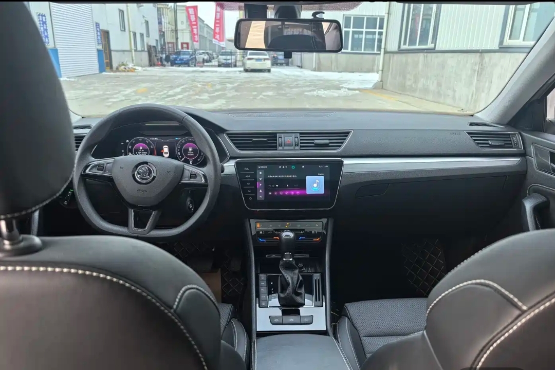 Skoda Superb TSI280 DSG 3
