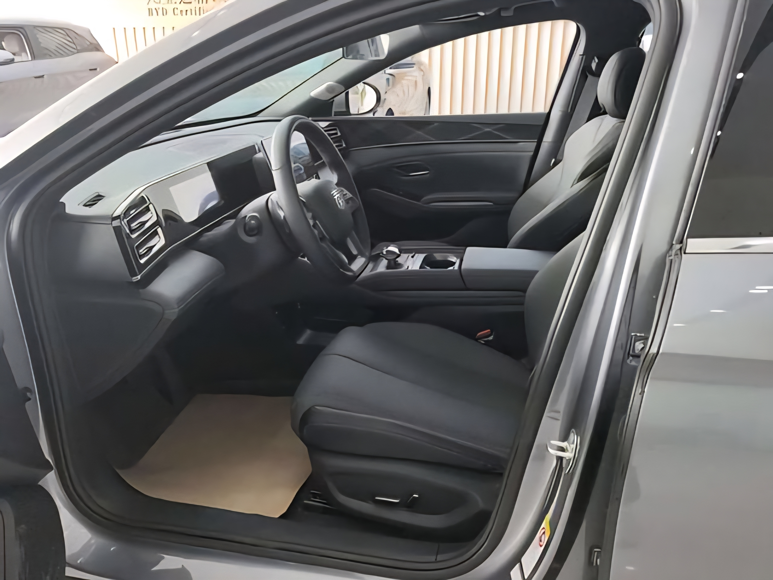 BYD Qin L DM-i Intelligent Driving Edition 120km 3